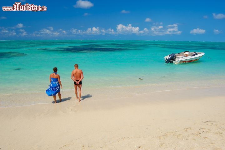 spiaggia_dellisola_di_ile_aux_cerfs_a_mauritius