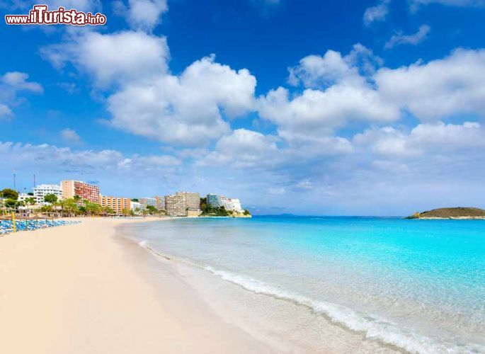 spiaggia_di_magalluf_a_maiorca_isole_baleari-2