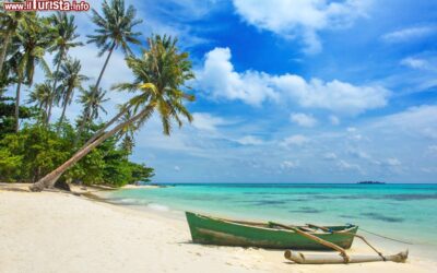 spiaggia_tropicale_in_indonesia_siamo_sulla_karimunjawa_island