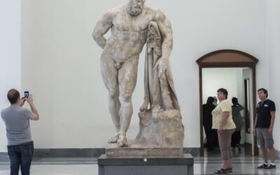 statua_di_ercole_nella_sezione_farnese_del_museo_archeologico_nazionale_di_napoli