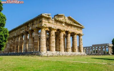 Primavera a Paestum, sito Archeologico nel Cilento, in provincia di Salerno