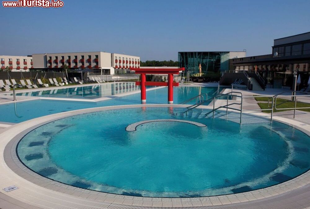 Lo Stabilimento termale Thermal Spa Linsberg Asia a Bad Erlach