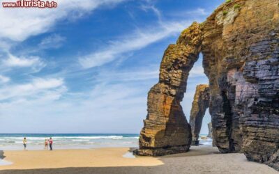 tra_le_spiagge_piu_belle_della_spagna_playa_de_las_catedrales_a_ribadeo