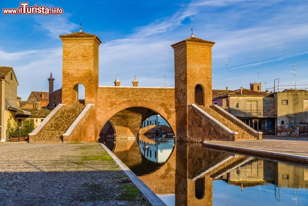 Il ponte dei Trepponti a Comacchio: storia e curiosità