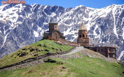 tsminda_sameba_il_monastero_della_trinita_di_gergeti