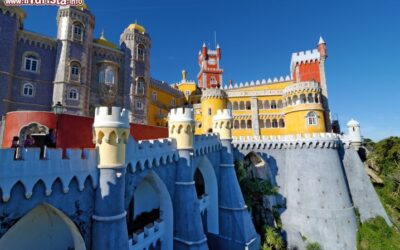 una_bella_fotografia_del_pena_national_palace_a_sintra_portogallo