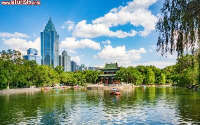 una_bella_veduta_del_parco_di_urumqi