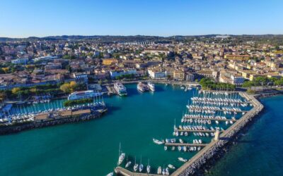 una_suggestiva_immagine_di_desenzano_sul_lago_di_garda_provincia_di_brescia