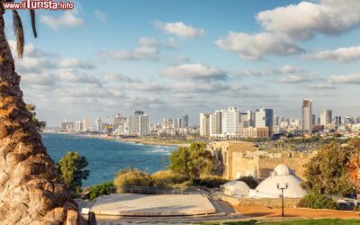 una_suggestiva_veduta_panoramica_della_costa_di_tel_aviv_da_jaffa_israele