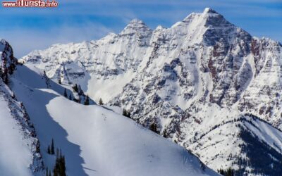 uno_scorcio_delle_montagne_rocciose_a_aspen_colorado_in_inverno
