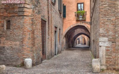 via_delle_volte_tour_nella_ferrara_medievale