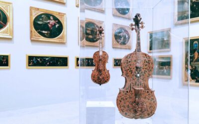 violoncello_e_violino_in_una_sala_della_galleria_estense_di_modena