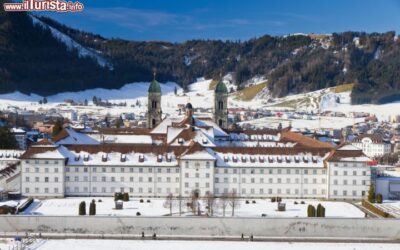 vista_invernale_del_santuario_di_einsiedeln
