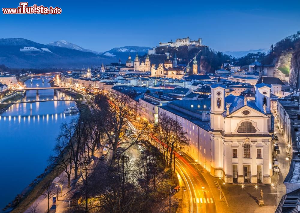 vista_panoramica_della_citta_vecchia_di_salisburgo_e_il_fiume_salzach
