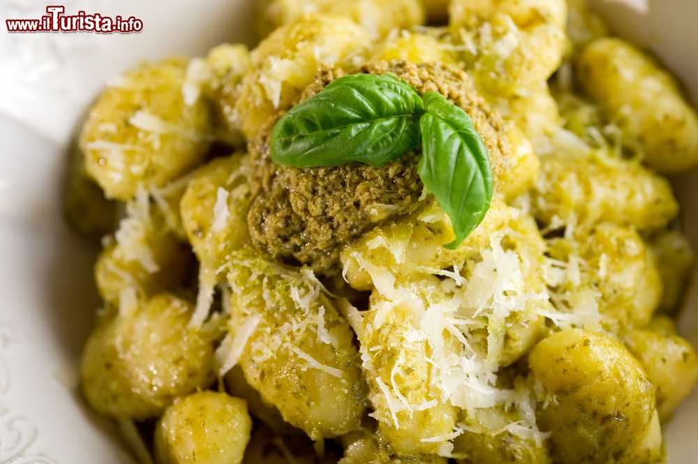 voltaggio_piemonte_la_sagra_degli_gnocchi_al_pesto_di_ferragosto