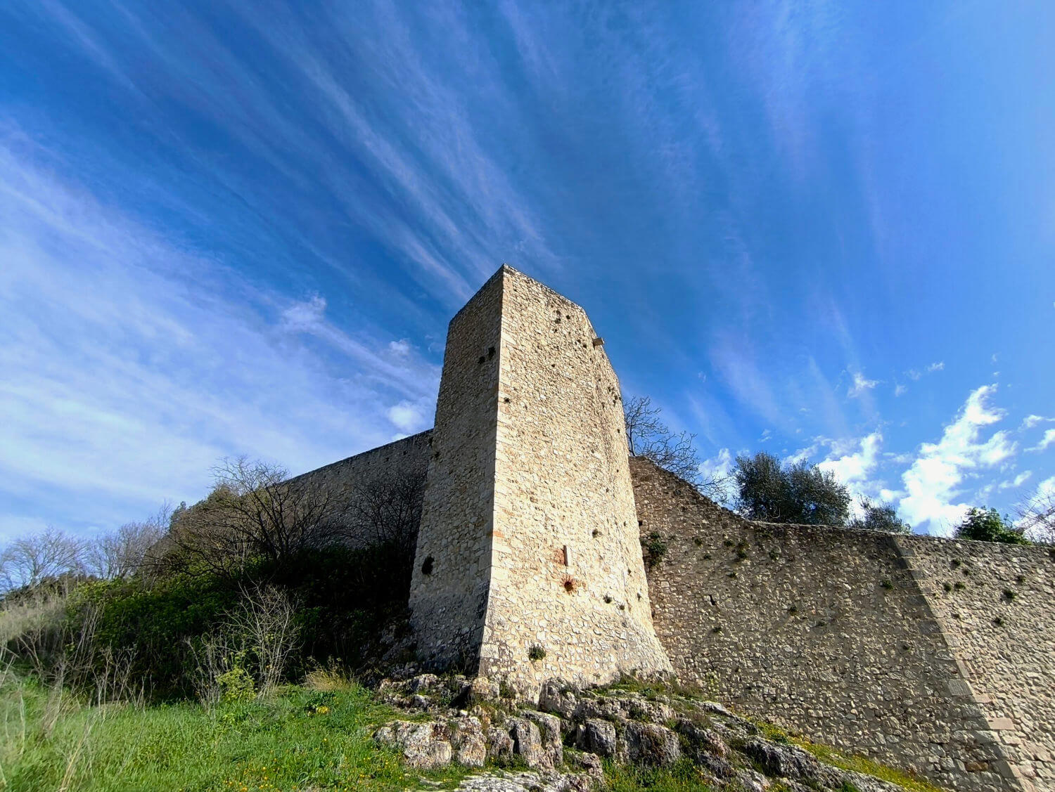 Le mura poligonali di Amelia