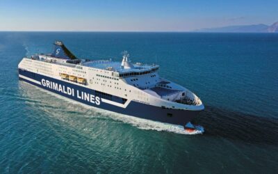 Nave da crociera di Grimaldi nel mediterraneo