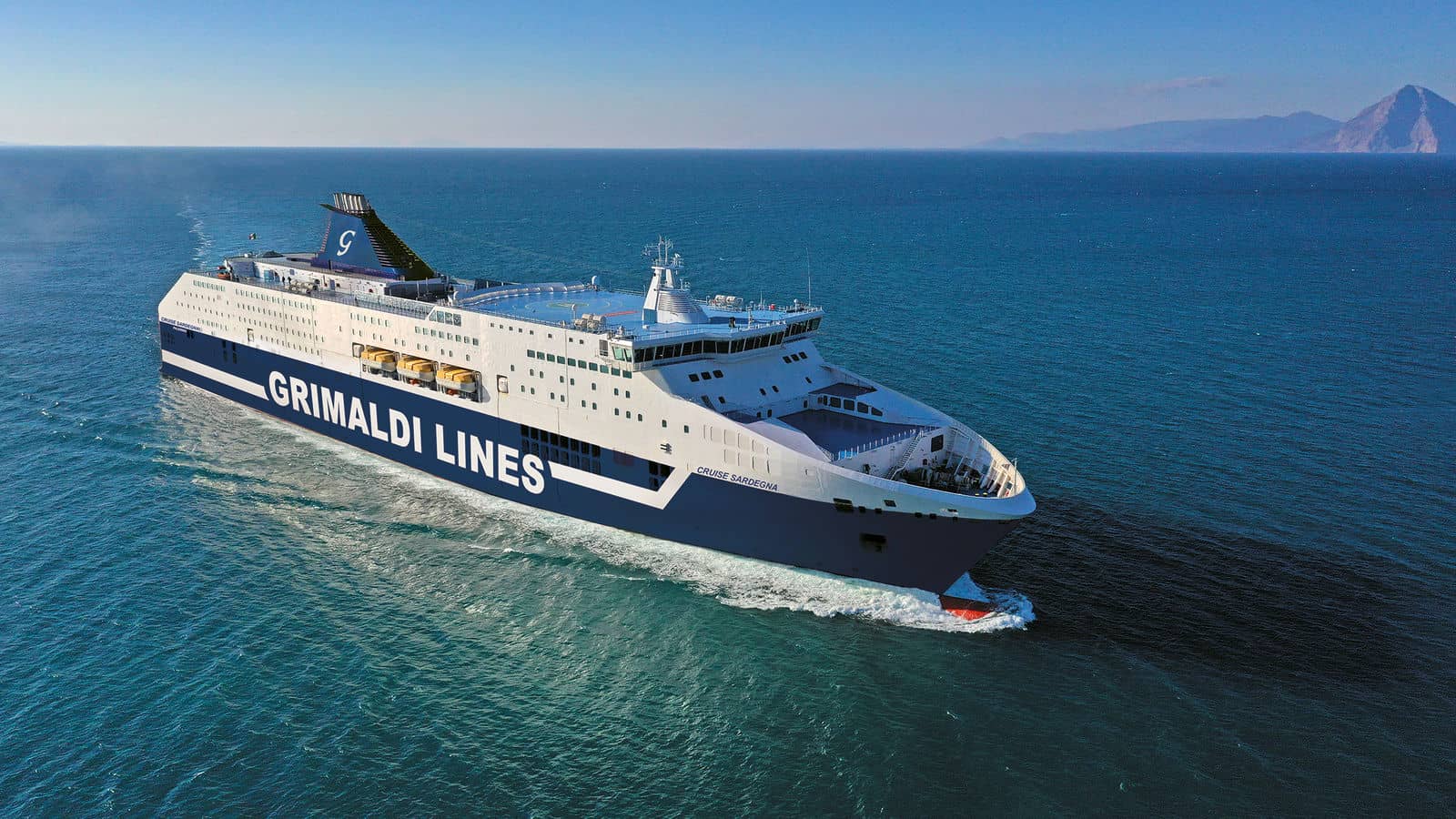 Nave da crociera di Grimaldi nel mediterraneo