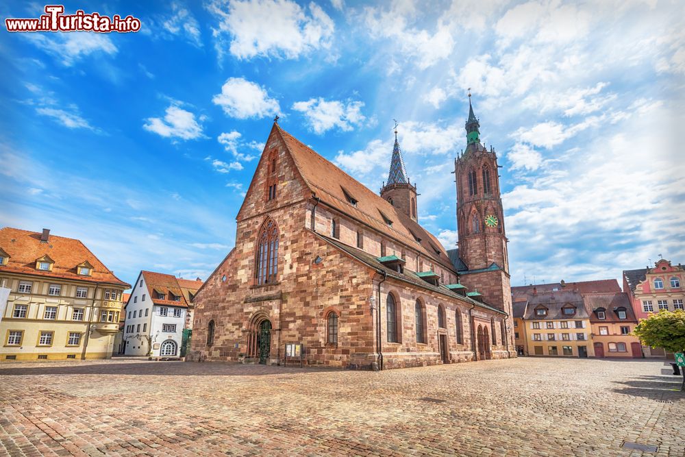 la_chiesa_munster_nel_cuore_di_villingen_schwenningen_baden_wurttemberg_in_germania