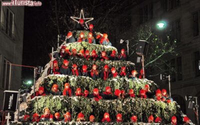 singing_christmas_tree_zurigo_albero_di_natale