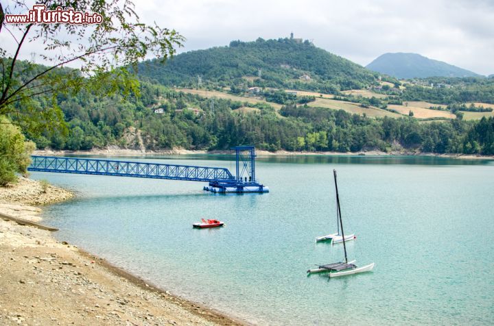 uno_scorcio_del_lago_di_suviana_in_emilia-romagna